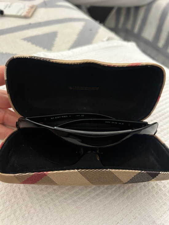 Burberry Shield Sunglasses Y2K Semi Rim Black Grey Lens Minimalist w Case - Picture 7 of 10